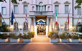 Mokinba Hoteles Montebianco
